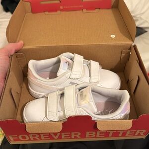 NWT toddler girls size 12 White Puma sneakers